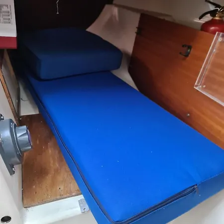 Hotel en barco Sailboat In Parque Nacoes, Lisboa
